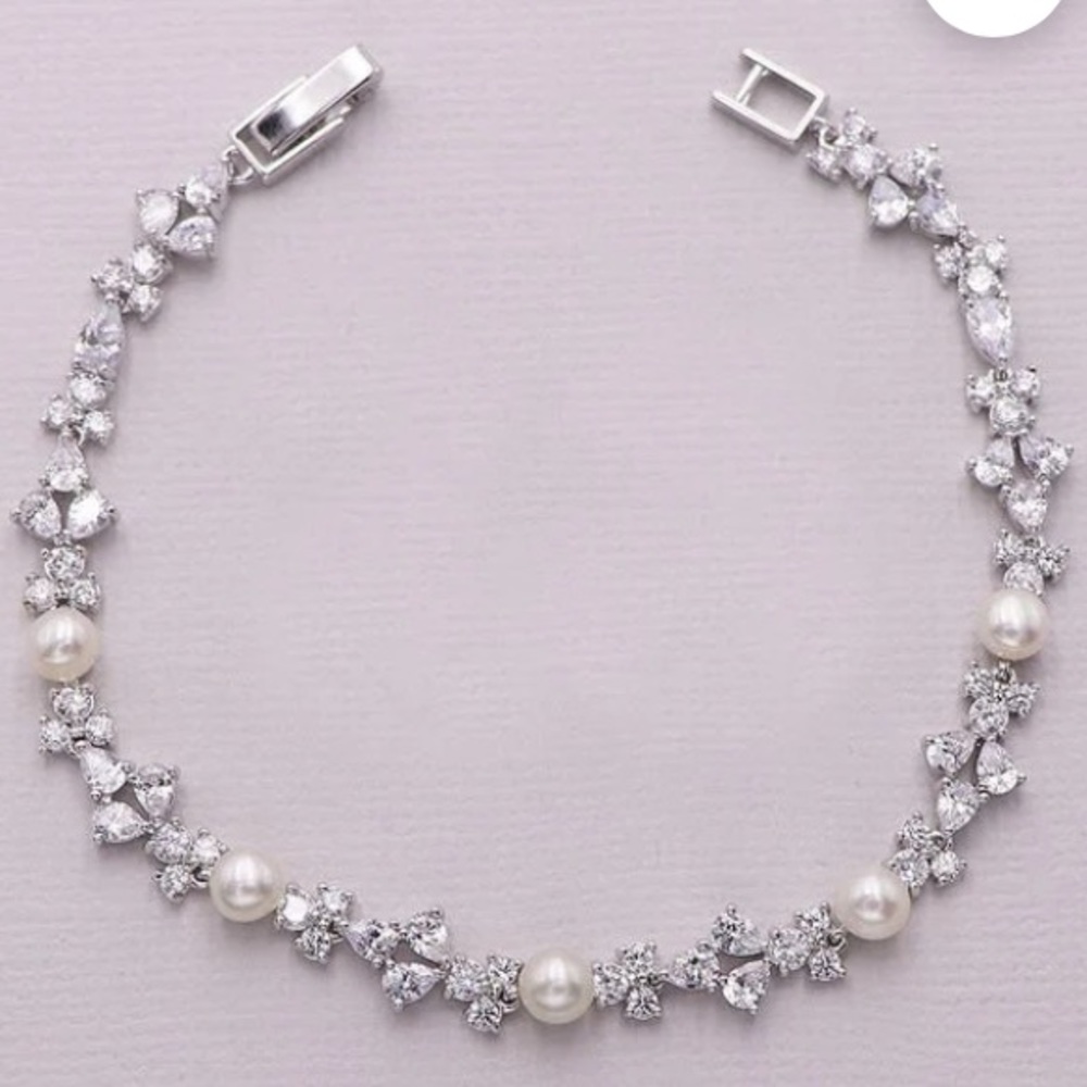 Crystal Pearl Bracelet